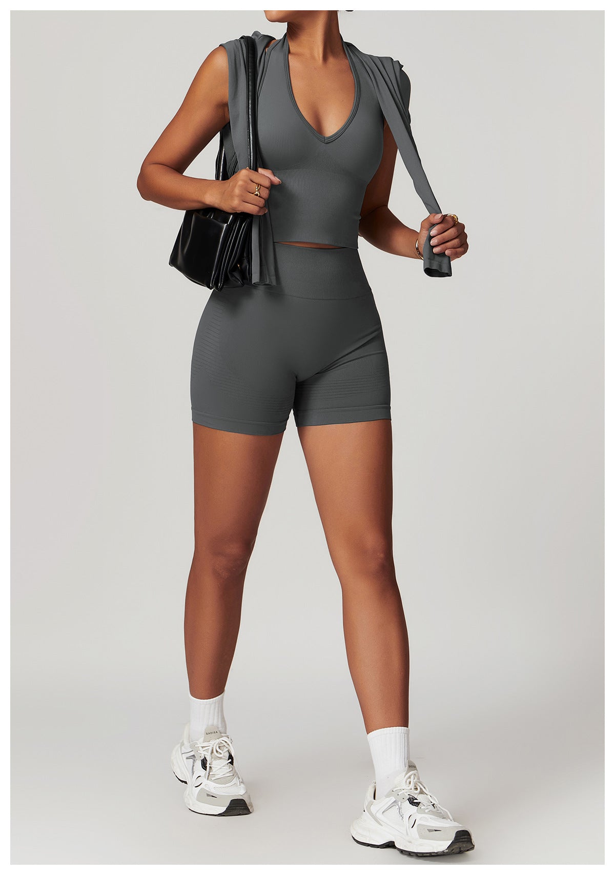 Low-cut tank top and shorts