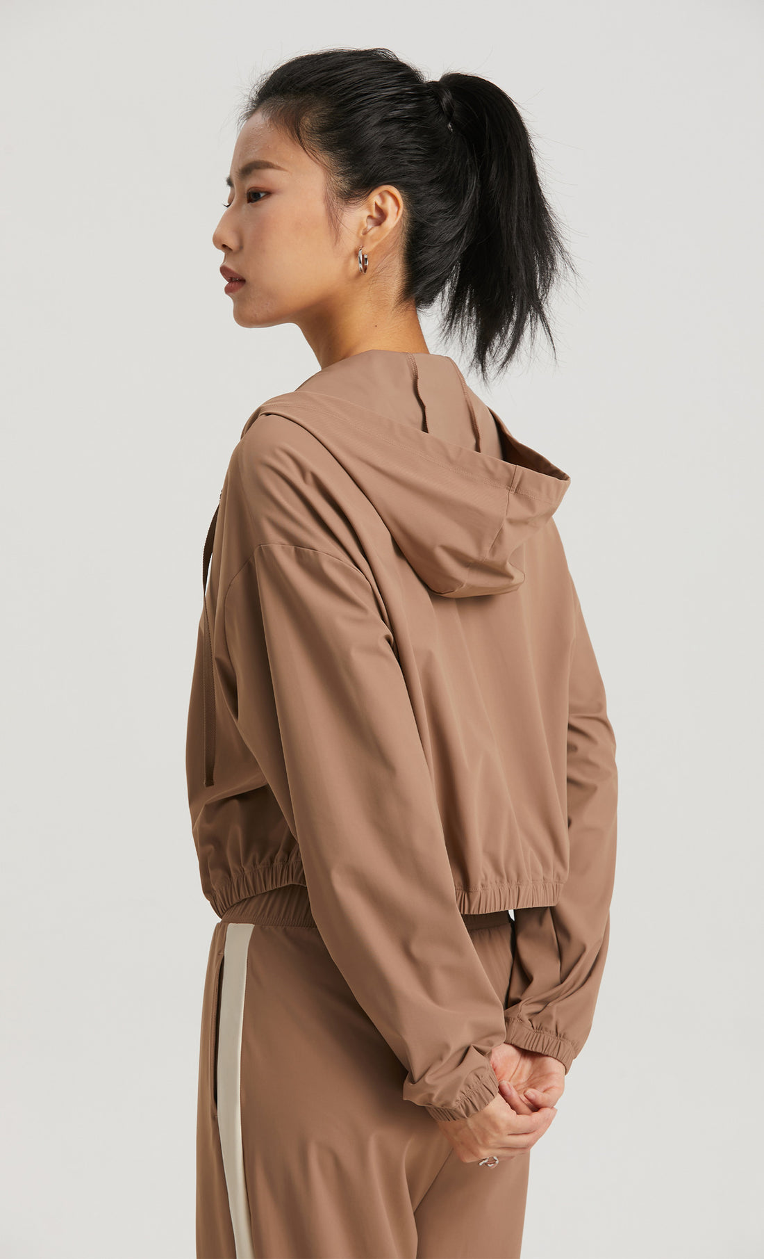 Cropped Windbreaker Jacket Lightness and Style